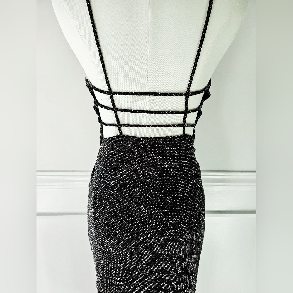 Elegant Black Shimmer Dress - Picture 4 of 7